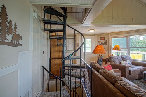 Fall Retreat Hutch 6 Slope Side 5BR