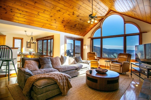 Skywalker Meadow 3 BR Home: True Retreat!