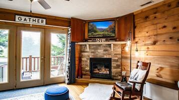 Rumah, Beberapa Tempat Tidur, akses ke kolam renang, pemandangan gunung (5 Br: Loggers Run 13) | Interior