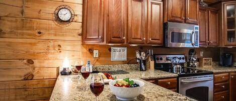 Casa, diversos llits, accés a la piscina, vistes a la muntanya (5 Br: Loggers Run 13) | Cuina privada