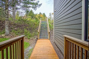 Exterior detail - 1 Br: Powderidge 30:slope Side, Pet Friendly end Unit on Shuttle Route (Snowshoe)