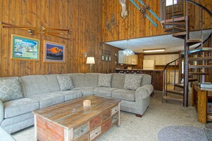 Condo, Multiple Beds, Patio, Mountain View (2 Br: Wabasso 14) | Living area