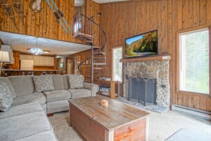 Condo, Multiple Beds, Patio, Mountain View (2 Br: Wabasso 14) | Living area