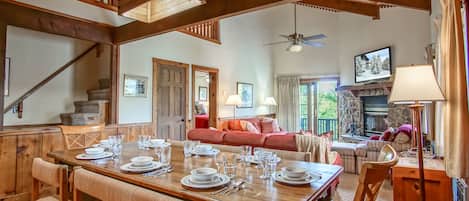 公寓客房, 多張床, 可使用泳池, 山景 (4 Br: Whistlepunk 13) | 4 間臥室、獨特裝潢、布置獨特、床單