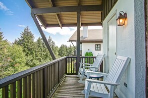 Apartment, Mehrere Betten, Poolzugang, Bergblick (4 Br: Whistlepunk 13) | Ausblick vom Zimmer