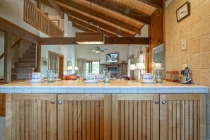 Apartment, Mehrere Betten, Poolzugang, Bergblick (4 Br: Whistlepunk 13) | Innenbereich
