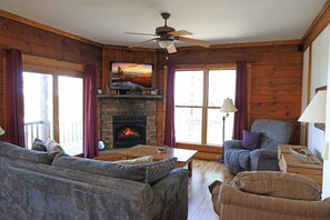 独立别墅, 多张床, 使用泳池, 山景 (4BR: Timbers 1) | 起居区
