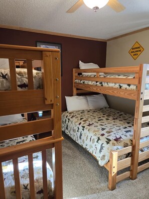 Appart'hôtel, plusieurs lits, accès piscine, vue montagne (2 Br: Silver Creek 1215) | 2 chambres, décoration personnalisée, ameublement personnalisé