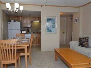 Condo, Multiple Beds, Pool Access, Mountain View (2 Br: Silver Creek 1215) | Interior - Silvercreek #1215: 2 Bedroom, 2 Bath Nicest Rental in kid Friendly Silver Creek (Snowshoe)