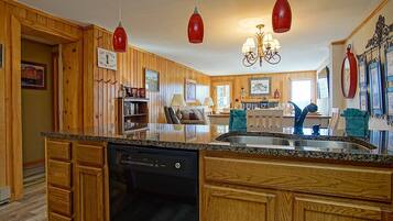 Condo, Multiple Beds, Balcony, Mountain View (2 Br: Powderidge 73) | Interior