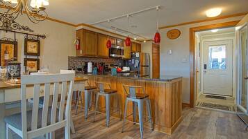 Condo, Multiple Beds, Balcony, Mountain View (2 Br: Powderidge 73) | Private kitchen