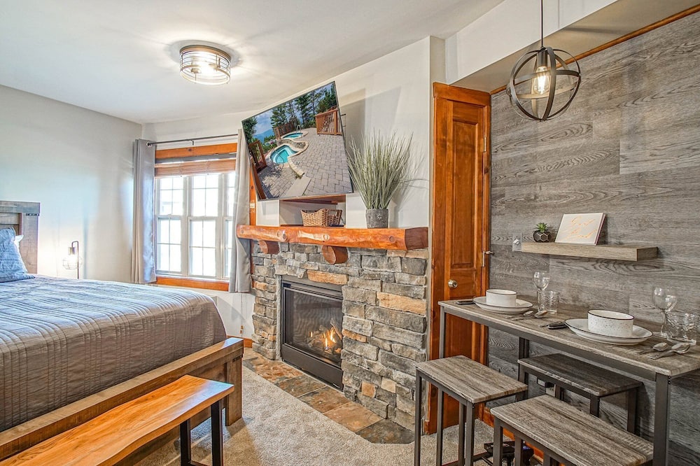 Rimfire 421 Cozy Studio Just Steps From the Village Slope Side - Snowshoe, WV