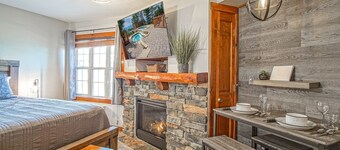 Rimfire 421 Cozy Studio Just Steps From the Village Slope Side