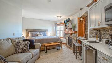 1 bedroom, individually decorated, individually furnished, bed sheets