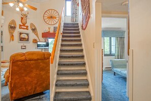 Condo, nhiều giường, có thể sử dụng hồ bơi, quang cảnh núi (2 Br: Silver Creek 5216) | Nội thất