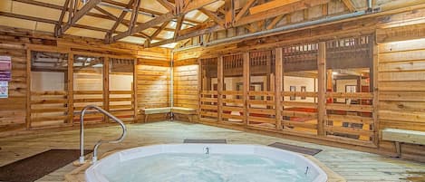 Condo, Multiple Beds, Hot Tub, Mountain View (2 Br: Snowcrest 314B) | Interior