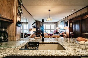 2 habitaciones, decoración personalizada y muebles diferentes 