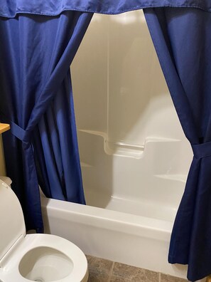 Huis, Meerdere bedden, terras, uitzicht op bergen (2 Br: Camp 4 #7) | Badkamer | Handdoeken