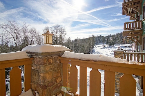 Sanctuary Family Paradise Private Home With Hot tub Snowshoe Mtn Resort