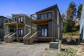 Exterior - 3 Bedroom: Coal Box Beautiful Unique Home Close to Slopes (Snowshoe)