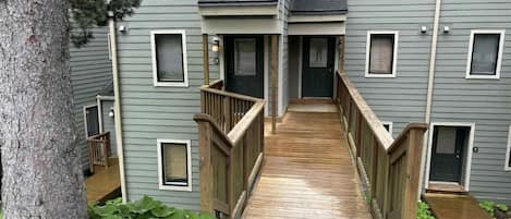 المنشأة من الخارج