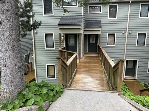 Powderidge 15 Slope Side