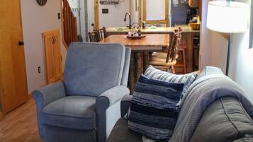 Condo, Multiple Beds, Patio, Mountain View (2 Br: Powderidge 15) | 2 bedrooms, individually decorated, individually furnished, bed sheets