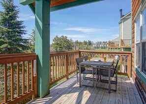 Outdoor dining - Camp 4 #1 3 Bedroom, 3.5 Bath (Snowshoe)