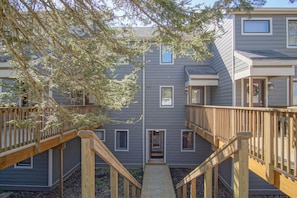 Exterior - Powderidge #31: 2 Bedrooms, 2 Full Baths: Slope Side, Wood Fireplace (Snowshoe)