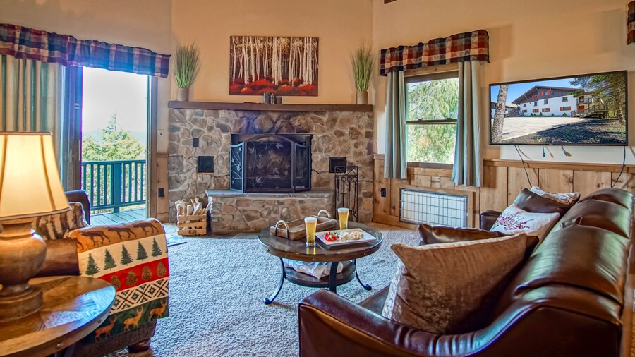 Fall Retreat Whistlepunk 1 Slope Side 3BR