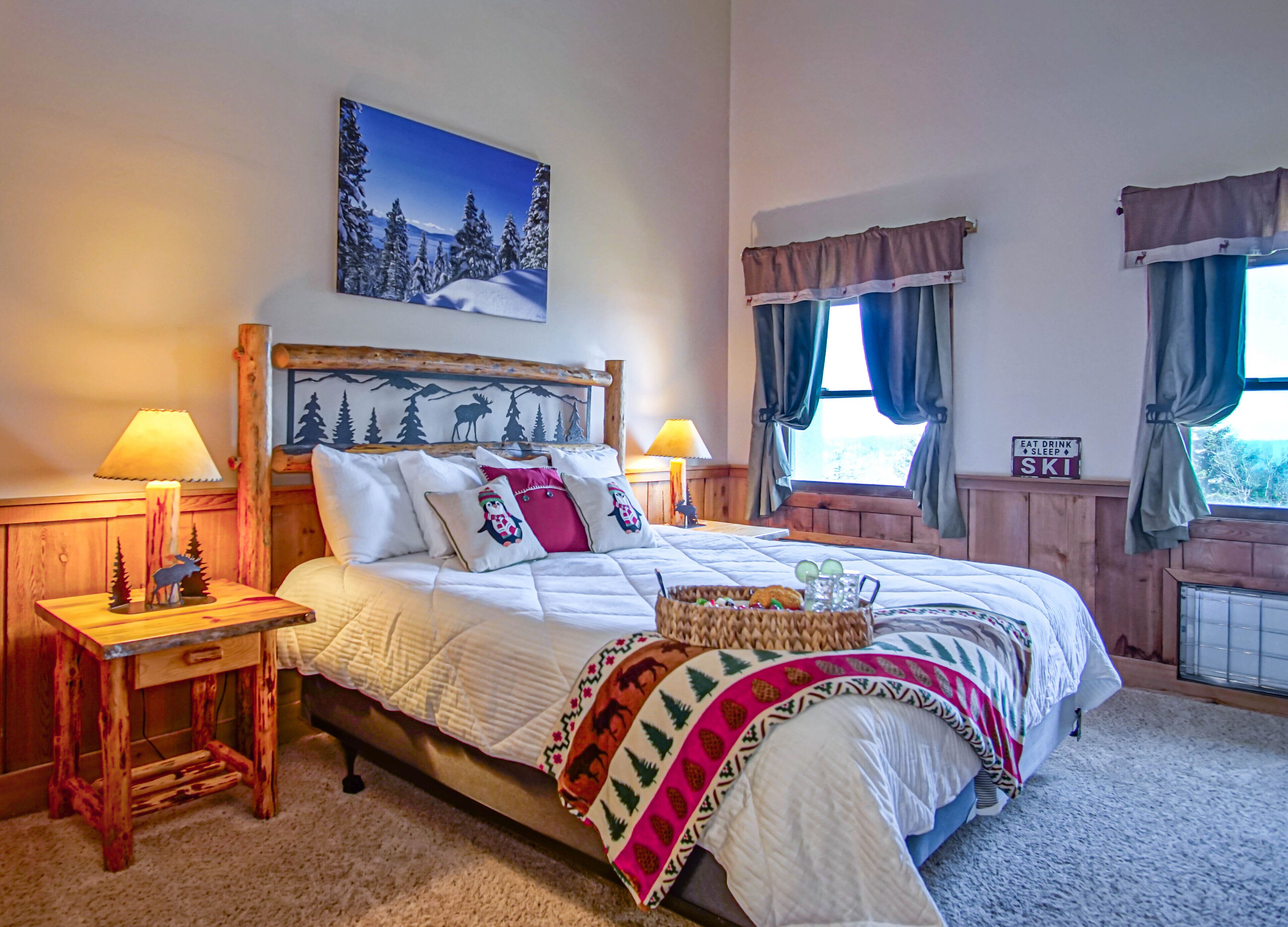 3 bedrooms, individually decorated, individually furnished, bed sheets
