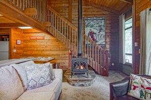 Interior - Powder Monkey 4: 2 Bedrooms Plus Sleeping Loft, 2 Full Baths: Slope Side (Snowshoe)