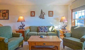 House, Multiple Beds, Fireplace, Mountain View (2 Br: Camp 4 #2) | Living area - Camp 4 #2: 2 Bedrooms, 2.5 Baths: Slope Side, Gas Fireplace (Snowshoe)