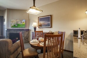 Condo, 1 Queen Bed with Sofa bed, Hot Tub, Mountain View (1 Br Studio: Soaring Eagle 414) | Dining - Soaring Eagle 414 (Snowshoe)