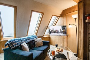 公寓式客房, 多张床, 阳台, 山景 (2 Br: Leatherbark 301 B) | 起居区