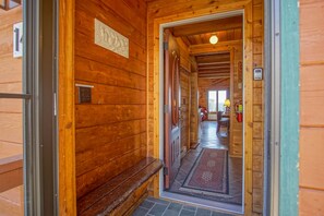 Interior - Powder Monkey #14: 3 Bedrooms, 2 Full Baths: Ski to Your Door! (Snowshoe)