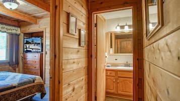 House, Multiple Beds, Balcony, Mountain View (3 Br: Powder Monkey 14) | 3 bedrooms, individually decorated, individually furnished, bed sheets