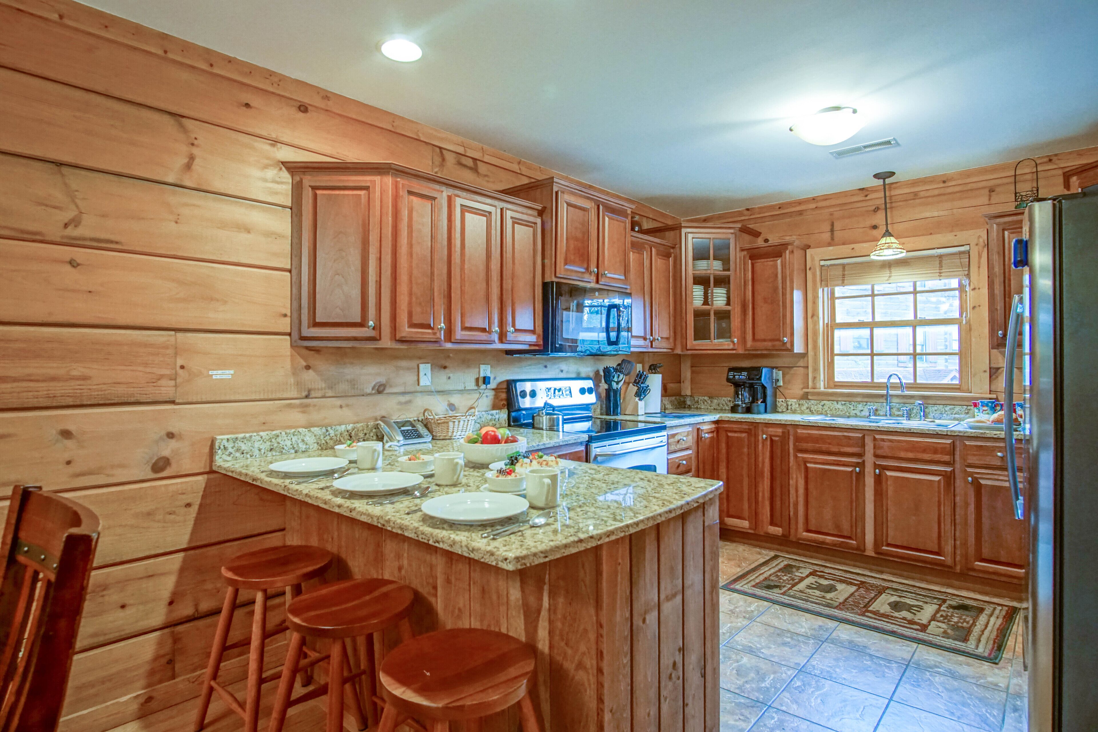 Nhà, nhiều giường, bồn tắm nước nóng, quang cảnh núi (5 Br: Loggers Run 8) | Bếp riêng