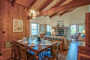 Condo, Multiple Beds, Pool Access, Mountain View (4 Br: Whistlepunk 24) - Whistlepunk #24: 4 Bedroom, 3 Bath: Slope Side, Wood Fireplace (Snowshoe)