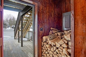 Interior - Whistlepunk #11: 2 Bedroom, 2 Bath: Wood Fireplace.central Location (Snowshoe)