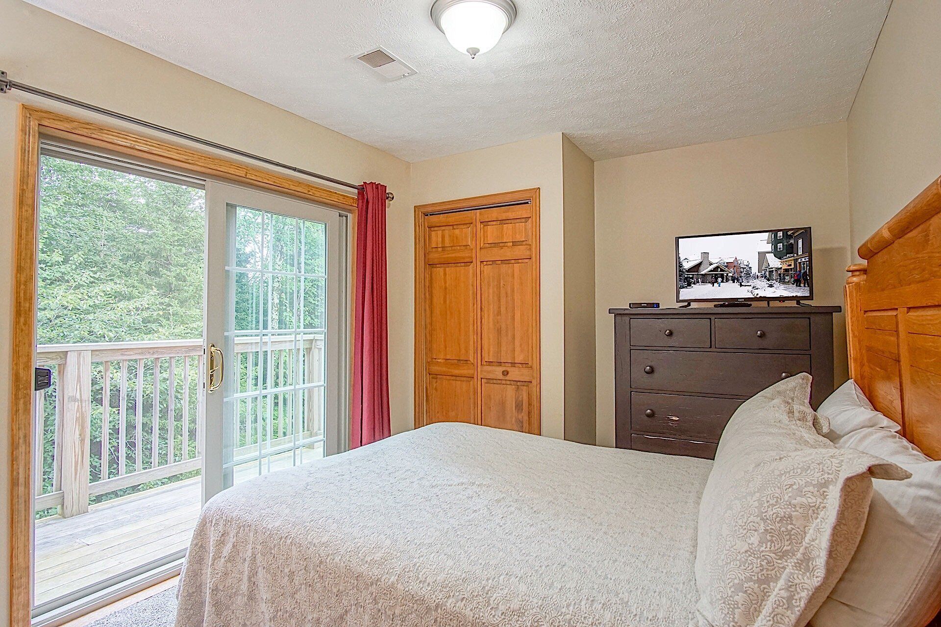 하우스, 침대(여러 개), 온수 욕조, 산 전망 (3 Br Plus: Creekside E17) | 객실에서 보이는 전망