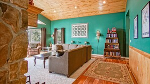 Nhà, nhiều giường, có thể sử dụng hồ bơi, quang cảnh núi (5 Br: South Westridge 72-153) | Nội thất
