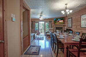5 bedrooms, individually decorated, individually furnished, bed sheets - Loggers Run 11: 5 Bedrooms, 3.5 Baths (Snowshoe)