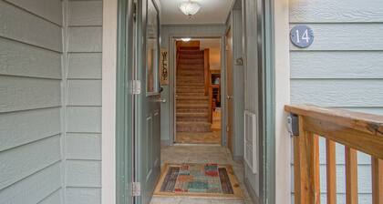 Powderidge #14: 2 Bedrooms, 2.5 Bath: Slope Side, Wood Fireplace