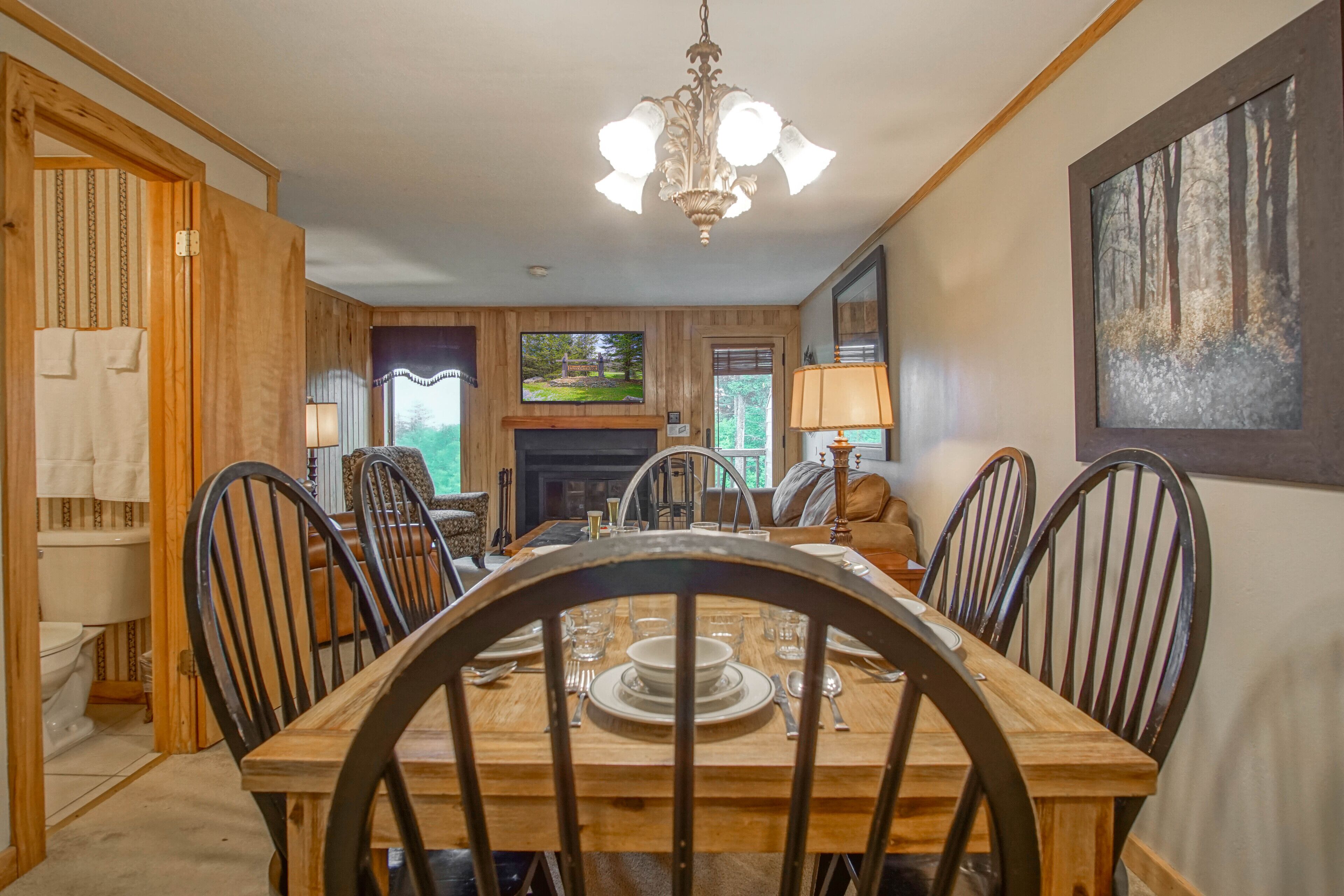 Condo, Multiple Beds, Fireplace, Mountain View (2 Br: Powderidge 14) | 2 bedrooms, individually decorated, individually furnished, bed sheets