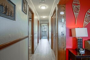 Interior - Summit 304b 3 Bedrooms 2 Full Baths (Snowshoe)