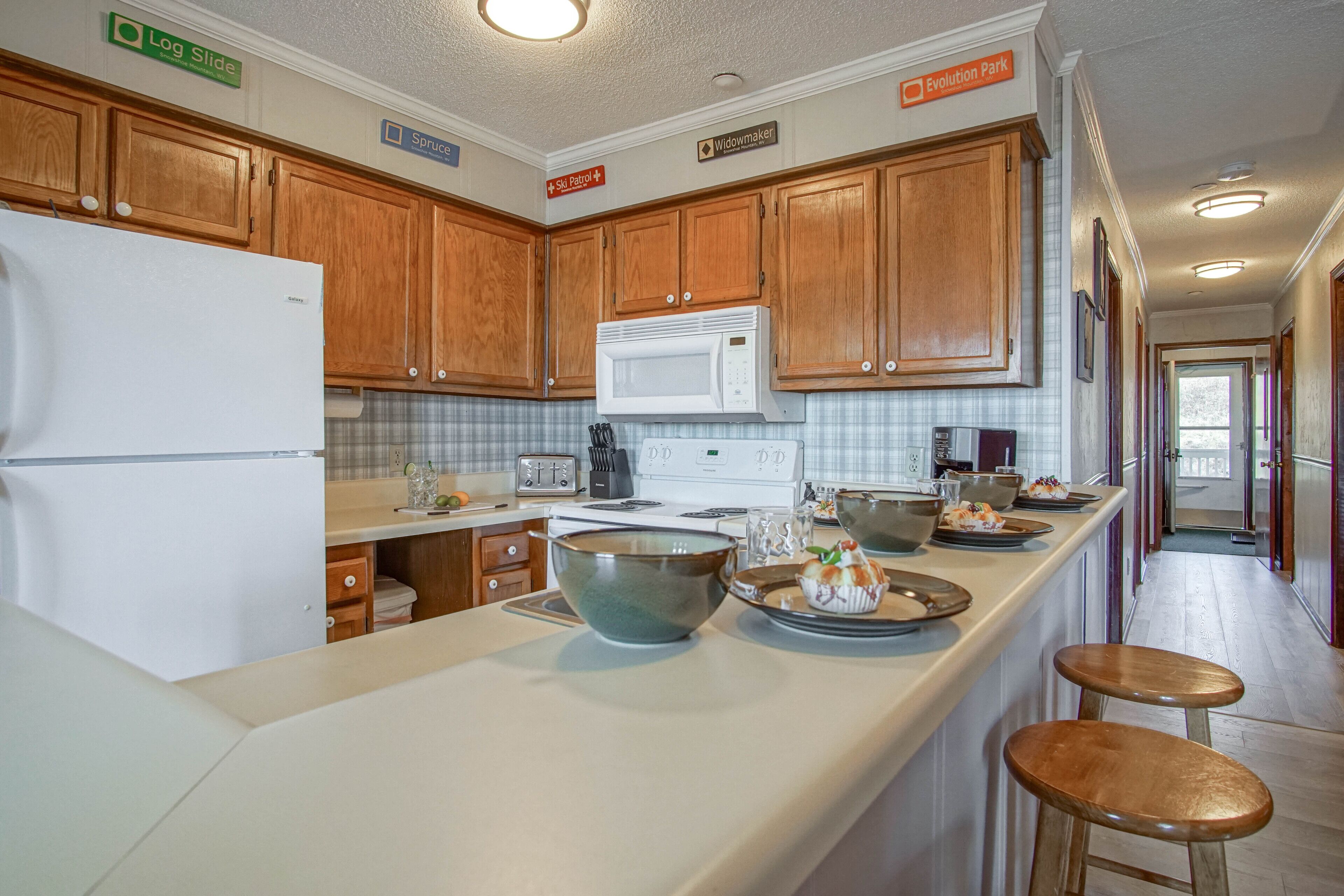 Condo, Multiple Beds, Balcony, Mountain View (3 Br: Summit 304 B) | Private kitchen