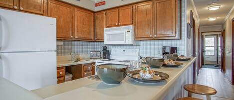 Condo, Multiple Beds, Balcony, Mountain View (3 Br: Summit 304 B) | Private kitchen