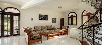 Villa Ocean View Larimar | Private Pool | 5-Minute Walk to the Beach
