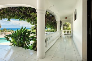 Property grounds - Villa Ocean View Larimar | Private Pool | 5-Minute Walk to the Beach (Cofresi)